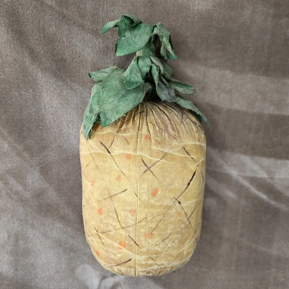 Vintage Folk Art Pineapple by Jennifer Schneeman, 2003